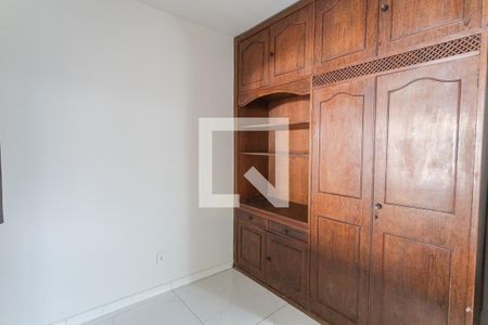 Quarto 1 de casa para alugar com 2 quartos, 200m² em Santa Cruz, Belo Horizonte