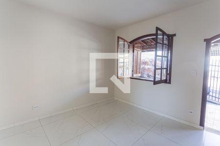 Sala 1 de casa para alugar com 2 quartos, 200m² em Santa Cruz, Belo Horizonte