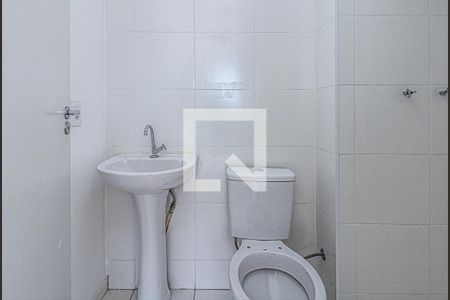 banheiro social_1 de apartamento para alugar com 2 quartos, 36m² em Parque Bristol, São Paulo