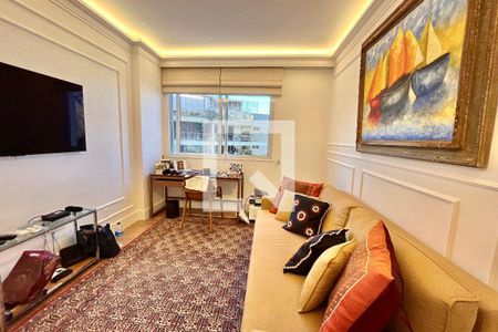 Quarto 1 de apartamento à venda com 2 quartos, 90m² em Leblon, Rio de Janeiro