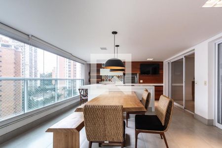 Apartamento à venda com 4 quartos, 335m² em Vila Uberabinha, São Paulo