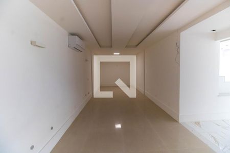 Sala de casa à venda com 5 quartos, 1000m² em Camboinhas, Niterói