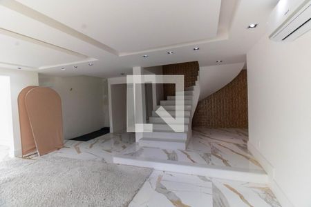 Sala de casa à venda com 5 quartos, 1000m² em Camboinhas, Niterói