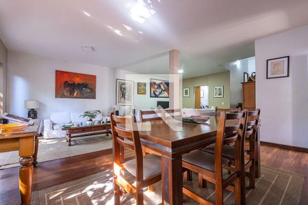 Sala de casa à venda com 4 quartos, 300m² em Vila Madalena, São Paulo