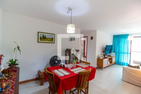 Sala de apartamento à venda com 3 quartos, 110m² em Marazul, Niterói