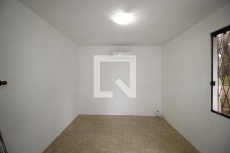 Sala de casa para alugar com 2 quartos, 130m² em Jardim do Salso, Porto Alegre