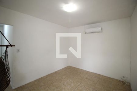 Sala de casa para alugar com 2 quartos, 130m² em Jardim do Salso, Porto Alegre