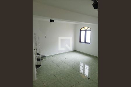 Casa à venda com 4 quartos, 290m² em Vila Irmaos Arnoni, São Paulo