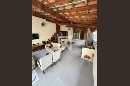 Casa à venda com 4 quartos, 256m² em Tatuapé, São Paulo