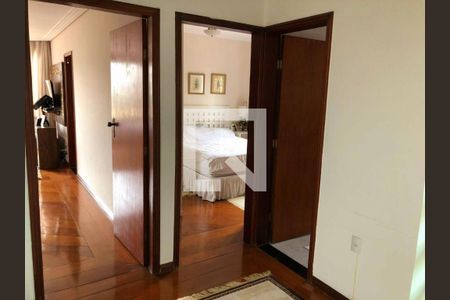 Casa à venda com 4 quartos, 420m² em Vila Galvão, Guarulhos