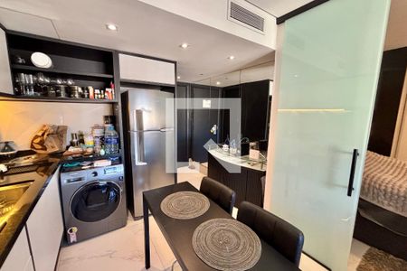 Cozinha  de apartamento para alugar com 1 quarto, 33m² em Jardins, São Paulo