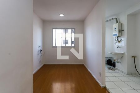 sala  de apartamento para alugar com 2 quartos, 90m² em Parque Arariba, São Paulo
