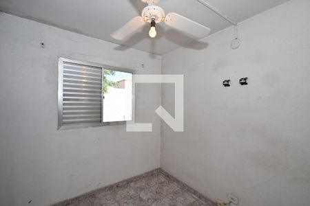 Quarto 1 de apartamento para alugar com 2 quartos, 54m² em Parque Pinheiros, Taboão da Serra