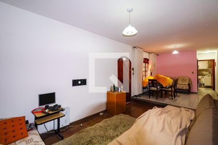 Casa para alugar com 3 quartos, 200m² em Jardim Vazani, São Paulo