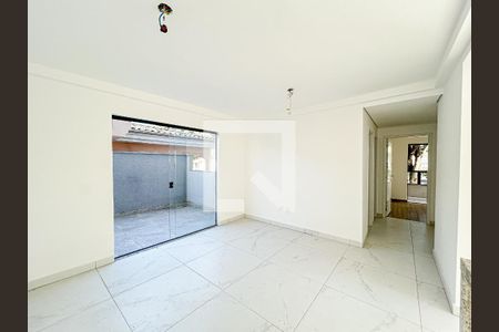 Apartamento à venda com 2 quartos, 138m² em Cabral , Contagem