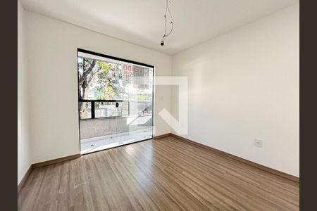 Apartamento à venda com 2 quartos, 138m² em Cabral , Contagem