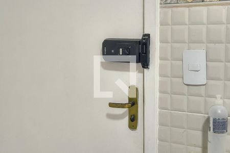 Fechadura eletrônica  de kitnet/studio para alugar com 1 quarto, 30m² em Vila Tupi, Praia Grande