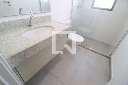 Banheiro do Quarto 1 de apartamento para alugar com 3 quartos, 115m² em Gávea, Uberlândia