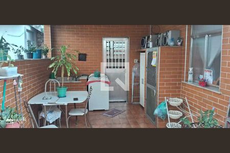 Área externa de casa para alugar com 2 quartos, 139m² em Guadalupe, Rio de Janeiro