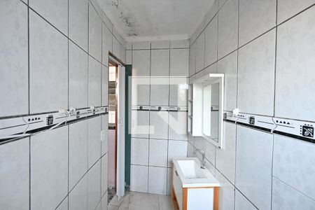Banheiro de casa para alugar com 1 quarto, 50m² em Jardim Campo Limpo, São Paulo