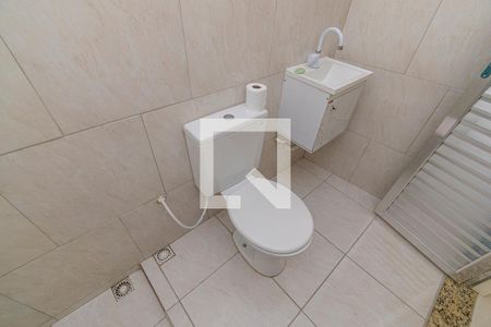 Banheiro de casa para alugar com 1 quarto, 40m² em Brás de Pina, Rio de Janeiro
