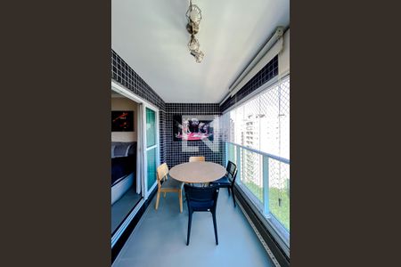 Varanda de kitnet/studio à venda com 1 quarto, 55m² em Vila Regente Feijó, São Paulo