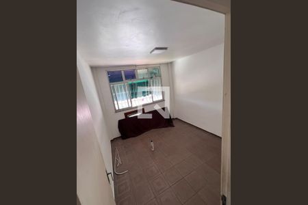Sala de apartamento para alugar com 2 quartos, 60m² em Colubandê, São Gonçalo