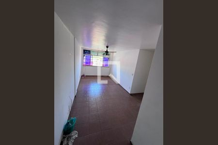 Sala de apartamento para alugar com 2 quartos, 60m² em Colubandê, São Gonçalo