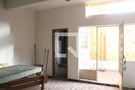 Área externa de casa para alugar com 7 quartos, 560m² em Pechincha, Rio de Janeiro