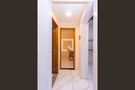 Corredor de kitnet/studio para alugar com 1 quarto, 38m² em Conjunto Residencial Salvador Tolezani, São Paulo