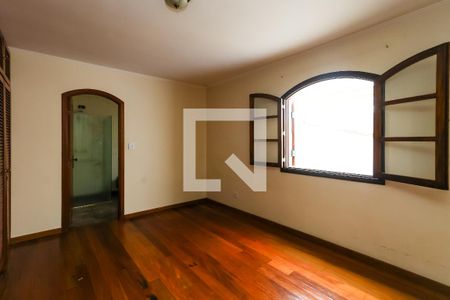 suíte 1 de casa para alugar com 3 quartos, 252m² em Jardim Londrina, São Paulo