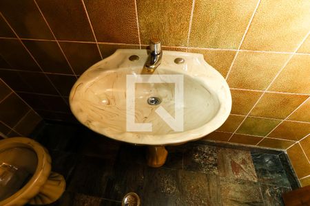 Lavabo de casa para alugar com 3 quartos, 252m² em Jardim Londrina, São Paulo