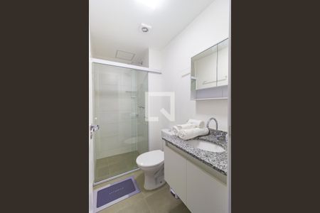 Banheiro de kitnet/studio para alugar com 1 quarto, 24m² em Belenzinho, São Paulo
