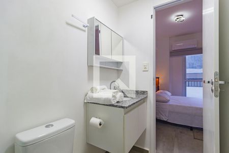 Banheiro de kitnet/studio para alugar com 1 quarto, 24m² em Belenzinho, São Paulo