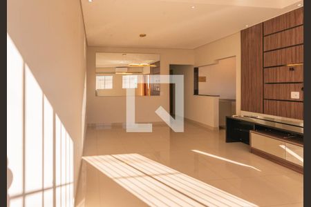Sala de casa para alugar com 3 quartos, 200m² em Jardim Ipaussurama, Campinas