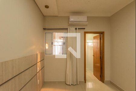 Suíte de casa para alugar com 3 quartos, 200m² em Jardim Ipaussurama, Campinas