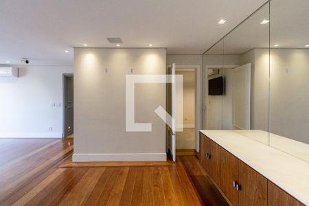 Sala de apartamento para alugar com 3 quartos, 198m² em Perdizes, São Paulo