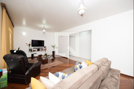 Sala de casa à venda com 3 quartos, 360m² em Diamante, Belo Horizonte