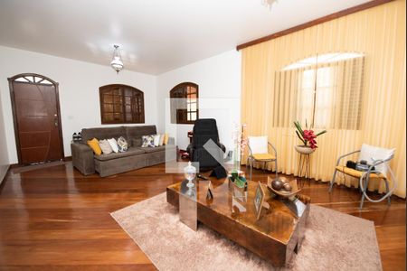 Casa à venda com 3 quartos, 360m² em Diamante, Belo Horizonte