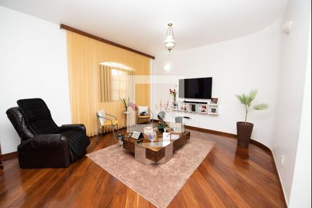 Sala de casa à venda com 3 quartos, 360m² em Diamante, Belo Horizonte