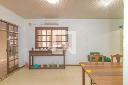 Casa à venda com 4 quartos, 227m² em Harmonia, Canoas