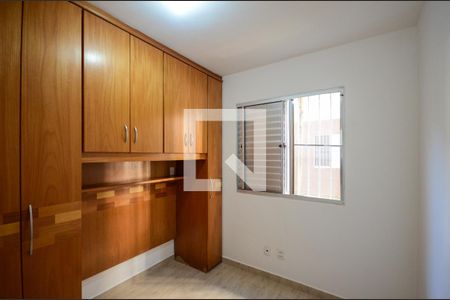 Quarto 2 de apartamento para alugar com 2 quartos, 52m² em Jardim Marilu, São Paulo