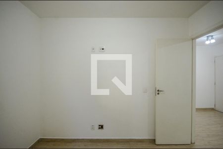 Quarto 1 de apartamento para alugar com 2 quartos, 52m² em Jardim Marilu, São Paulo