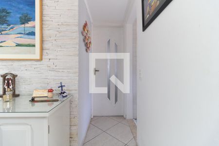 Corredor de apartamento à venda com 2 quartos, 60m² em Vila Santo Estefano, São Paulo
