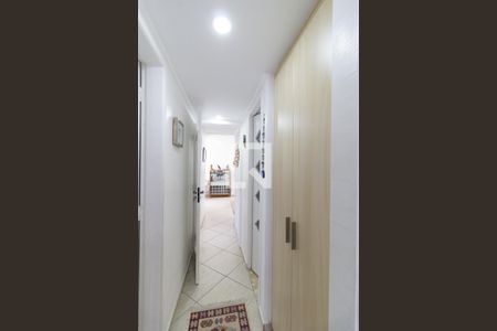 Corredor de apartamento à venda com 2 quartos, 60m² em Vila Santo Estefano, São Paulo