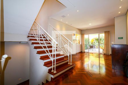 Casa de Condomínio para alugar com 3 quartos, 378m² em Jardim Morumbi, São Paulo