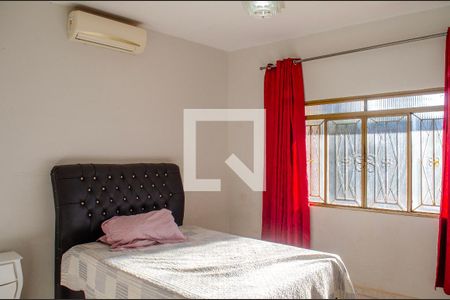 Suíte de casa à venda com 4 quartos, 360m² em Residencial Jardim Colorado, Goiânia