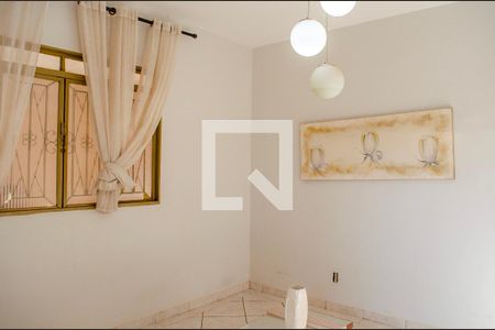 Sala de casa à venda com 4 quartos, 360m² em Residencial Jardim Colorado, Goiânia