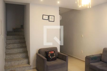 Sala de casa de condomínio à venda com 2 quartos, 114m² em Santa Maria, São Caetano do Sul