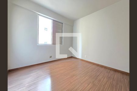 Quarto 2 de apartamento para alugar com 2 quartos, 72m² em Funcionários, Belo Horizonte